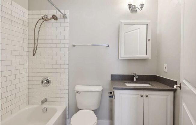1 bed, 1 bath, 430 sqft, $1,050, Unit 306