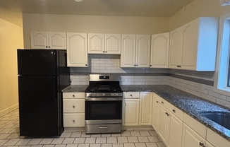 3 beds, 1 bath, 1,250 sqft, $3,000, Unit 1