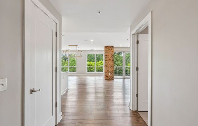 Luxury Condo in Dublin's Coveted Bridge Park - Premium Living Awaits