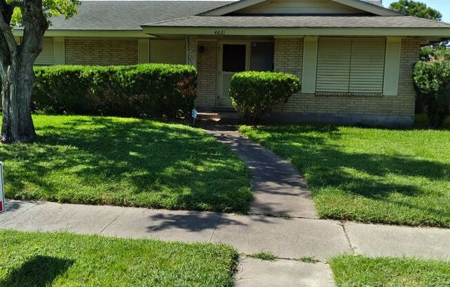 3 beds, 2 baths, $1,750