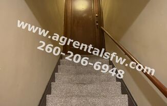 2 beds, 1 bath, 1,054 sqft, $925, Unit 716 W Packard Ave