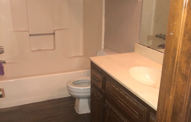 2 beds, 2 baths, $1,075