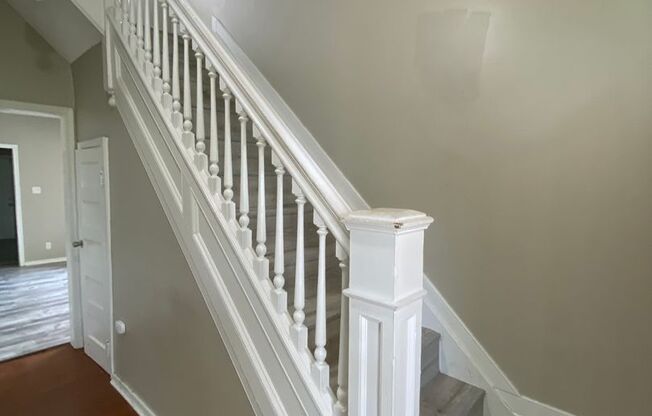 4 bedrooms, 2 bathrooms home available in September!!