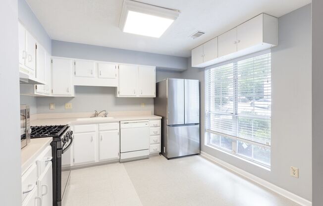 Two-Story Townhome Quiet Neighborhood w/ Great Roommate Layout!