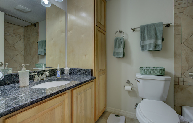 2 beds, 2 baths, 894 sqft, $1,695, Unit 115-17