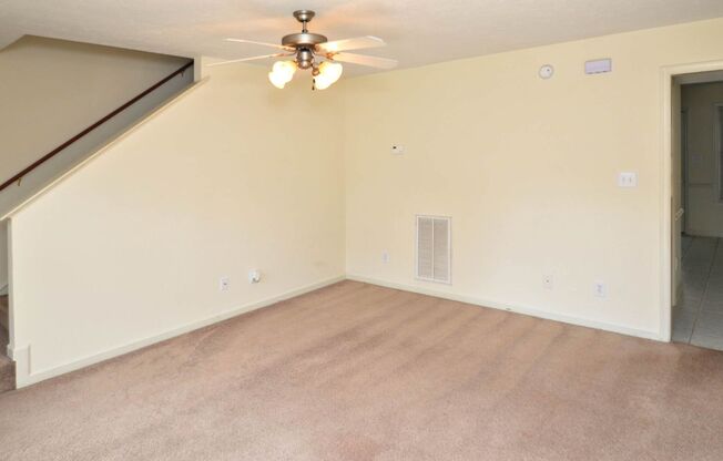 2 BR 2.5 BTH Townhouse off Wards Ferry Rd