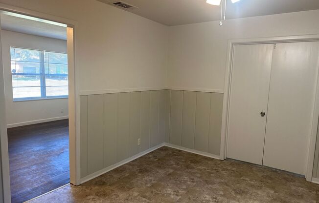 3 Bedroom Home with Large Backyard near Andy Woods