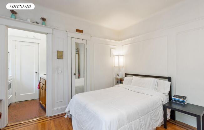 Studio, 1 bath, $3,000, Unit 2B