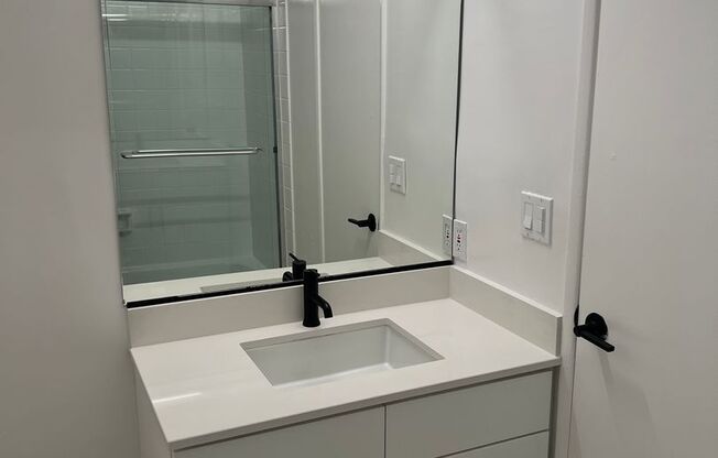 2 beds, 2 baths, 900 sqft, $3,395, Unit 40