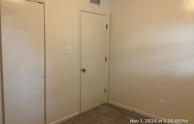 2 beds, 1 bath, 705 sqft, $1,095, Unit 02716-07