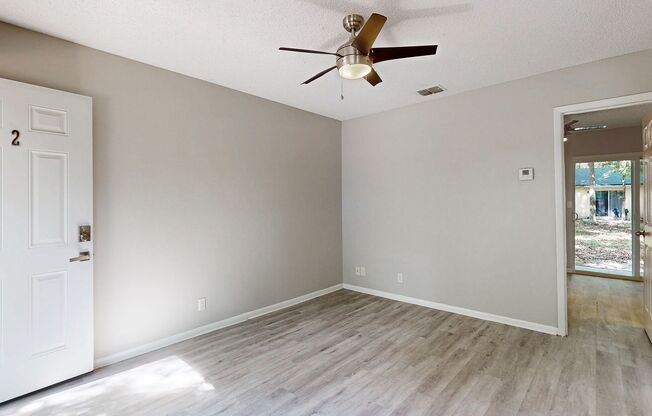 Renovated 1BR/1BA Ortega Farms Apartment w/ Stainless Steel Appliance