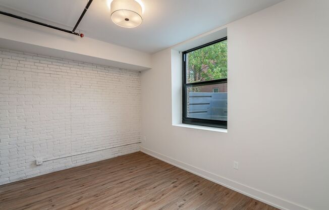 2 beds, 2 baths, $2,084, Unit 875 Michigan Ave Apt. 103