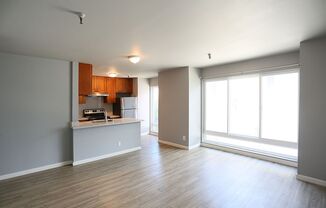 2 beds, 1 bath, $3,095