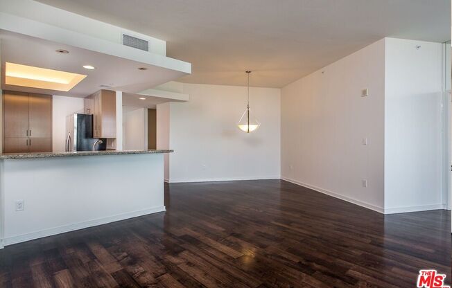 3 beds, 3.5 baths, 2,099 sqft, $10,000, Unit 1822