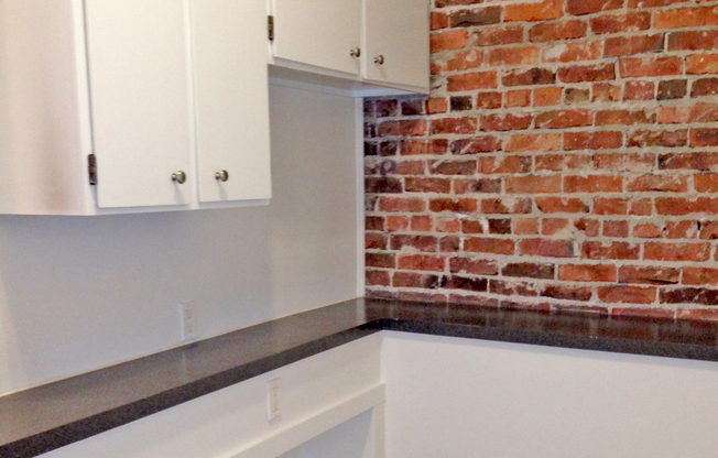 115 W Olympic Pl