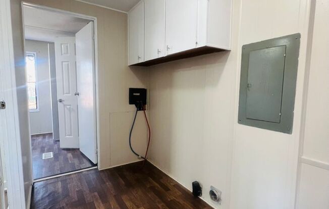 Charming 3-Bedroom – Water Included!
