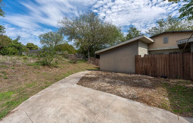 1922 Valley Hill Cir.
