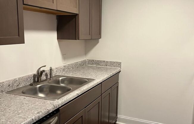 CLIFFS APARTMENT HOLDINGS LLC