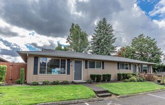 Two bedroom condo in Washougal - Includes Central AC