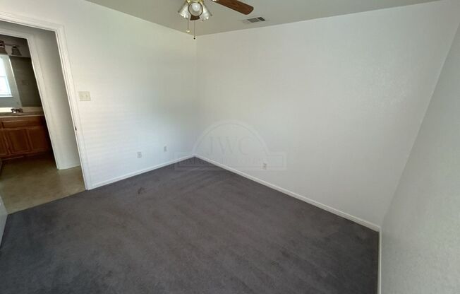 2 beds, 1 bath, $750