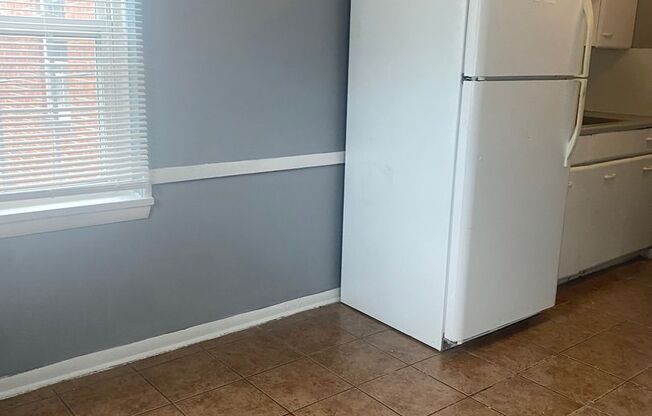 2 beds, 1 bath, 750 sqft, $850