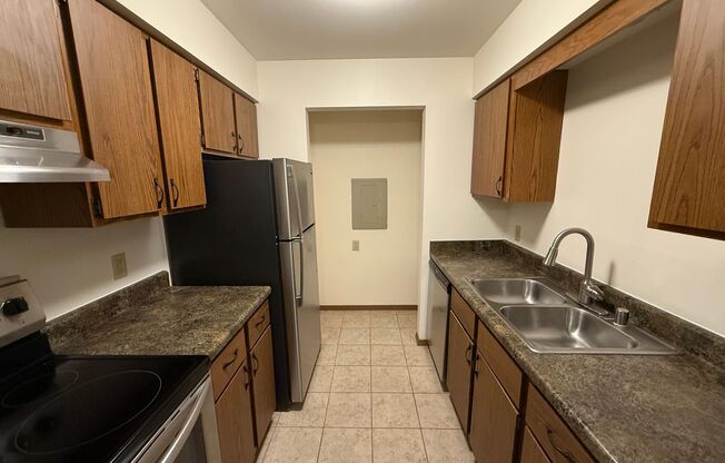 2 beds, 1 bath, 1,070 sqft, $1,745, Unit 7549CD