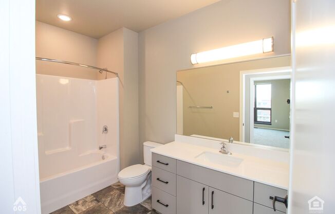 1 bed, 1 bath, 758 sqft, $1,145, Unit 5521-5235