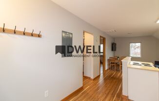 2 beds, 1 bath, $1,050, Unit 2