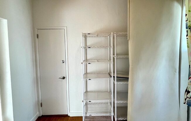 Studio, 1 bath, 446 sqft, $1,750, Unit 12