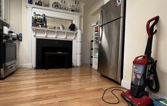 2 beds, 1 bath, 795 sqft, $3,500, Unit 24