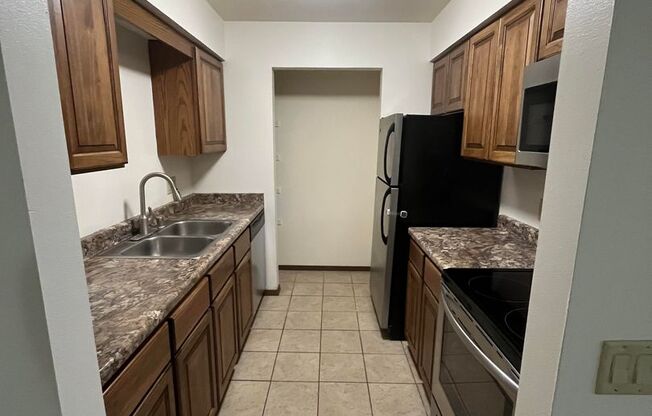 2 beds, 1 bath, $1,495