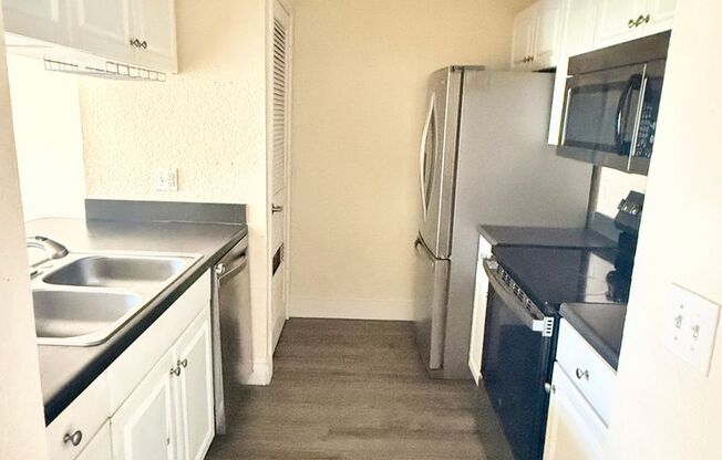 1 bed, 1 bath, $1,675, Unit Unit 378