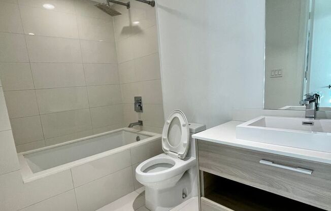 1 bed, 1 bath, $3,450, Unit Unit #4107