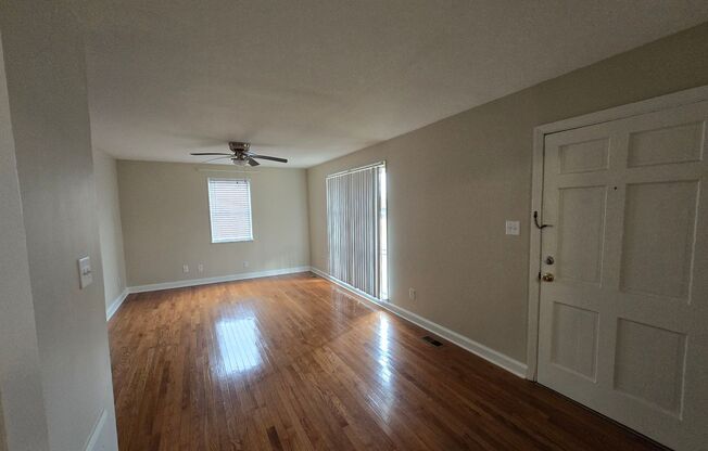 2 beds, 1 bath, $1,200