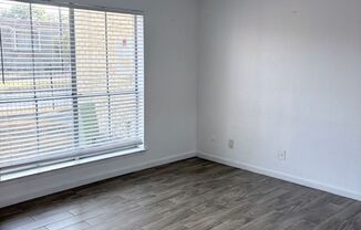 3 beds, 2 baths, $1,200, Unit # 2707