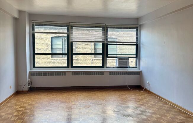 1 bed, 1 bath, 700 sqft, $1,700, Unit 418-0411