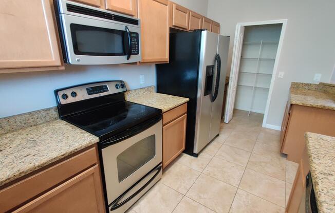 2910 RODRICK CIR