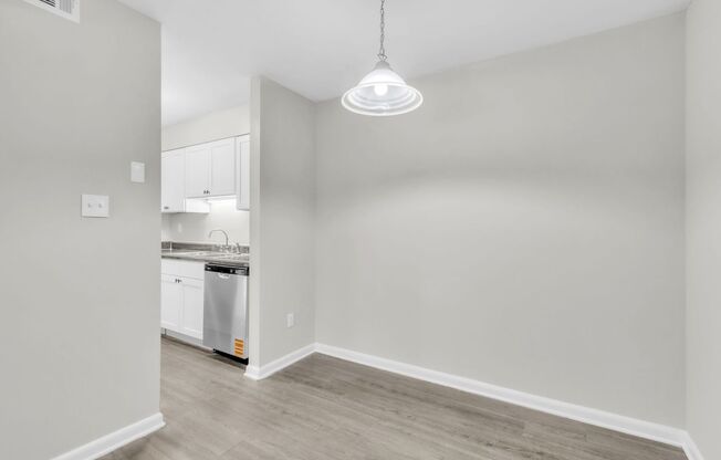 2 beds, 1 bath, 720 sqft, $1,209, Unit E8