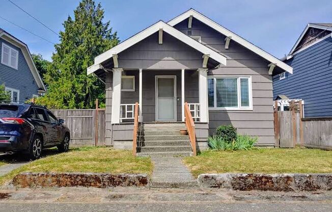 Spacious 2 Bedroom Home in the Pigeon Point Neighborhood of West Seattle