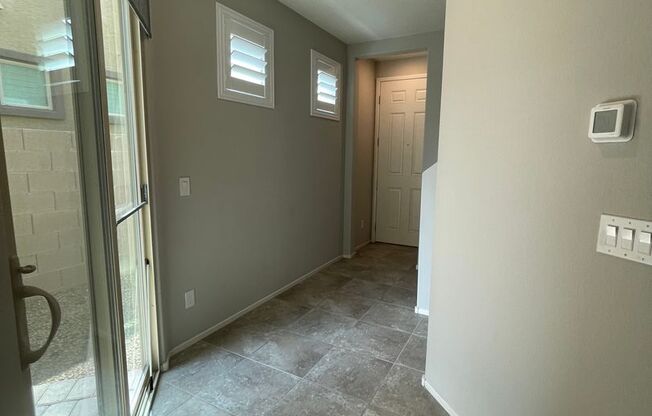 Gorgeous 2 Story Home close to Schools, Shopping, Parks!