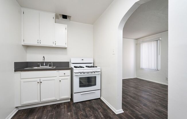 1 bed, 1 bath, $1,725, Unit 10