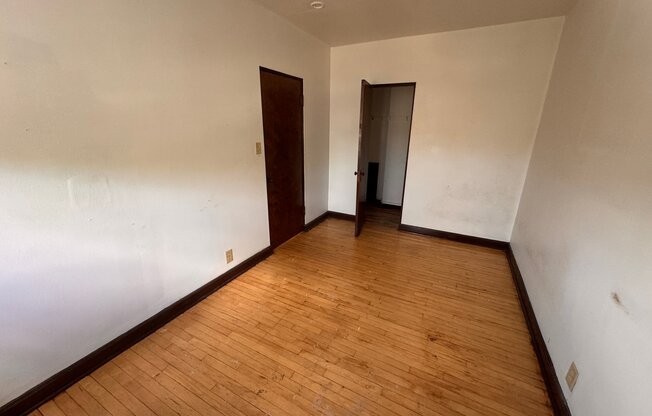 916 MILWAUKEE AVE