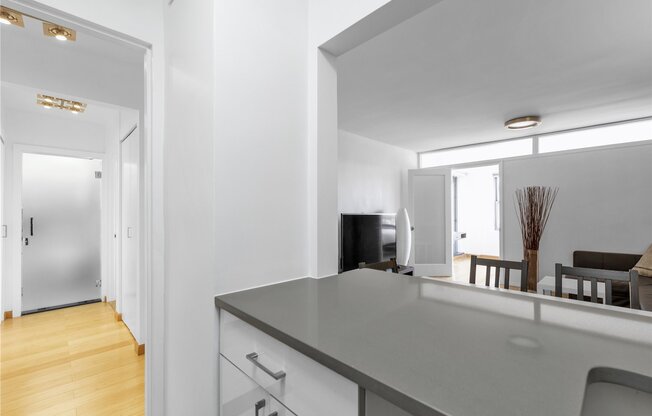 125 10 QUEENS BLVD