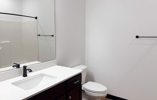 2 beds, 2 baths, 1,172 sqft, $1,695, Unit 204