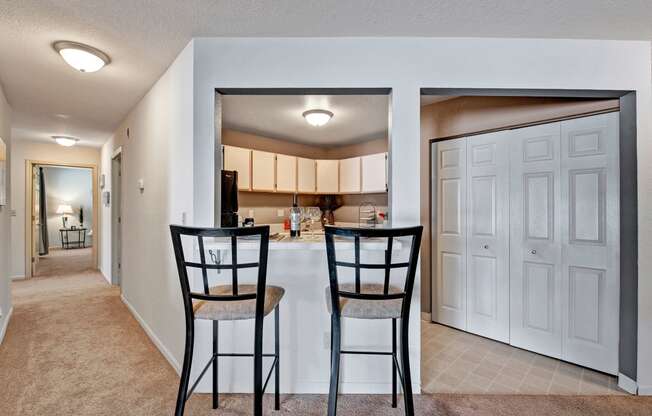 Welcome to River's Cove Apartment Homes
