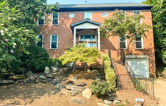 2012 S Knoll St