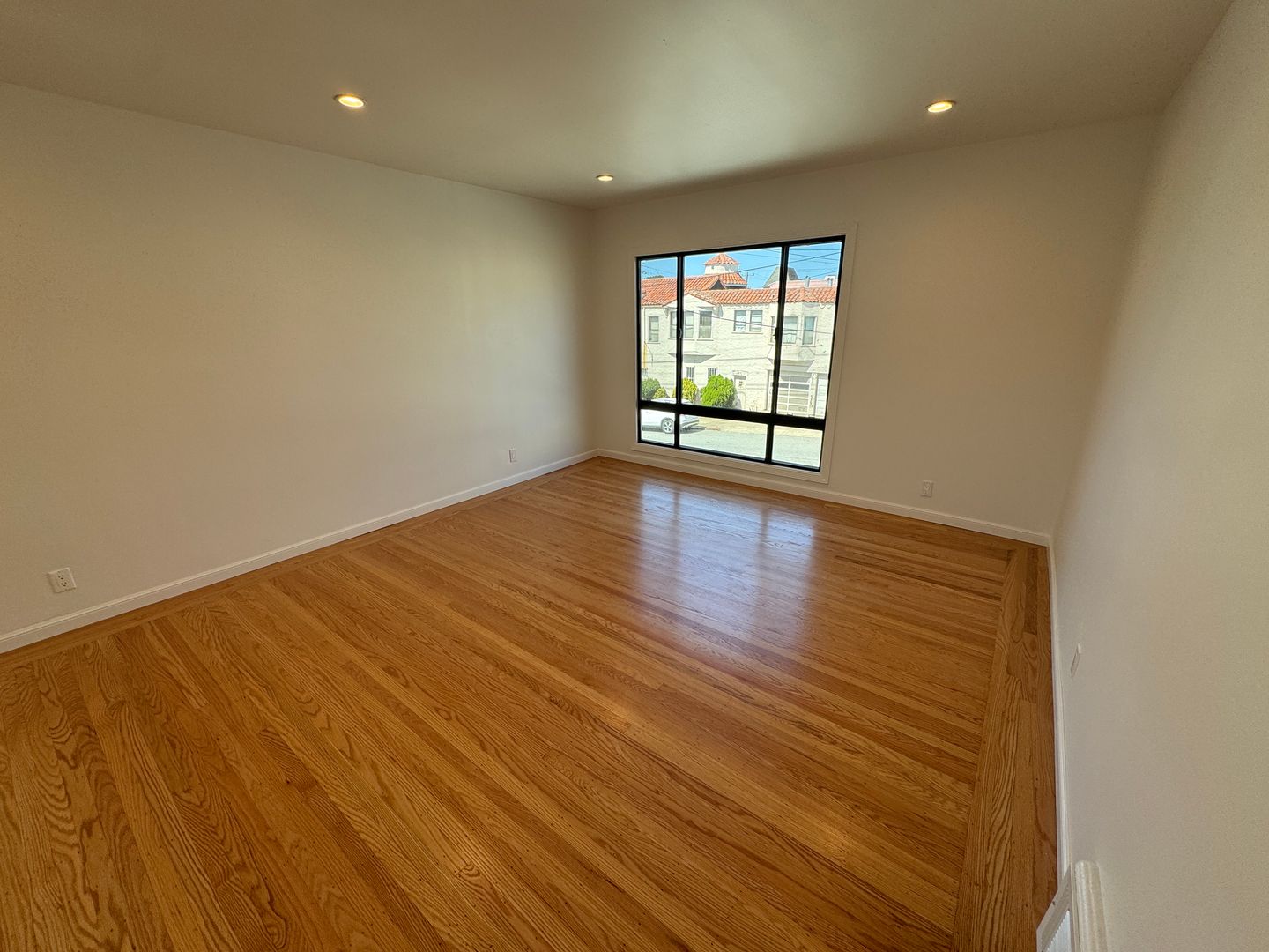 Remodeled 2BR/1BA Single Family Home in Sunset