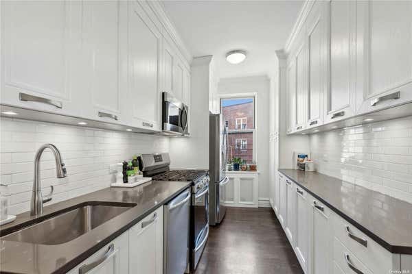 1 bed, 1 bath, 901 sqft, $3,250, Unit E52