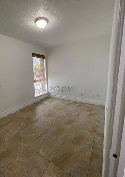 150 SW 10th St