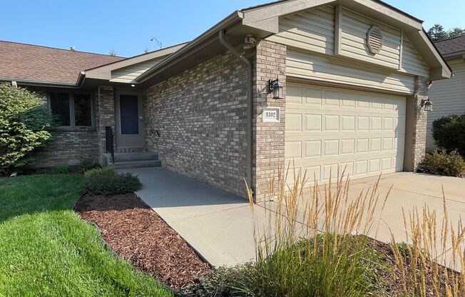 Spacious East Lincoln Townhome